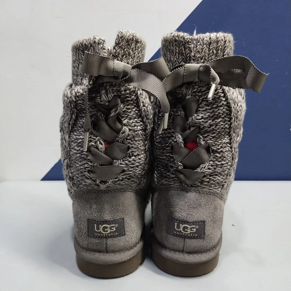 UGG Isla Cable Knit Winter Snow Boots Womens US 7 Gray Back Bow Detail 1008840